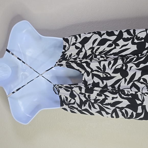 Z Supply Black and White  Cocktail Hour Leaf Patterned Dress Size Small NwT. - Picture 9 of 13
